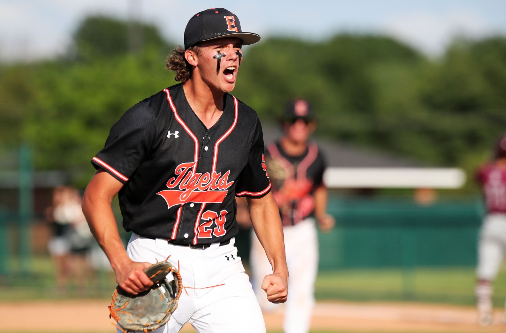 Edwardsville 6, Belleville West 5